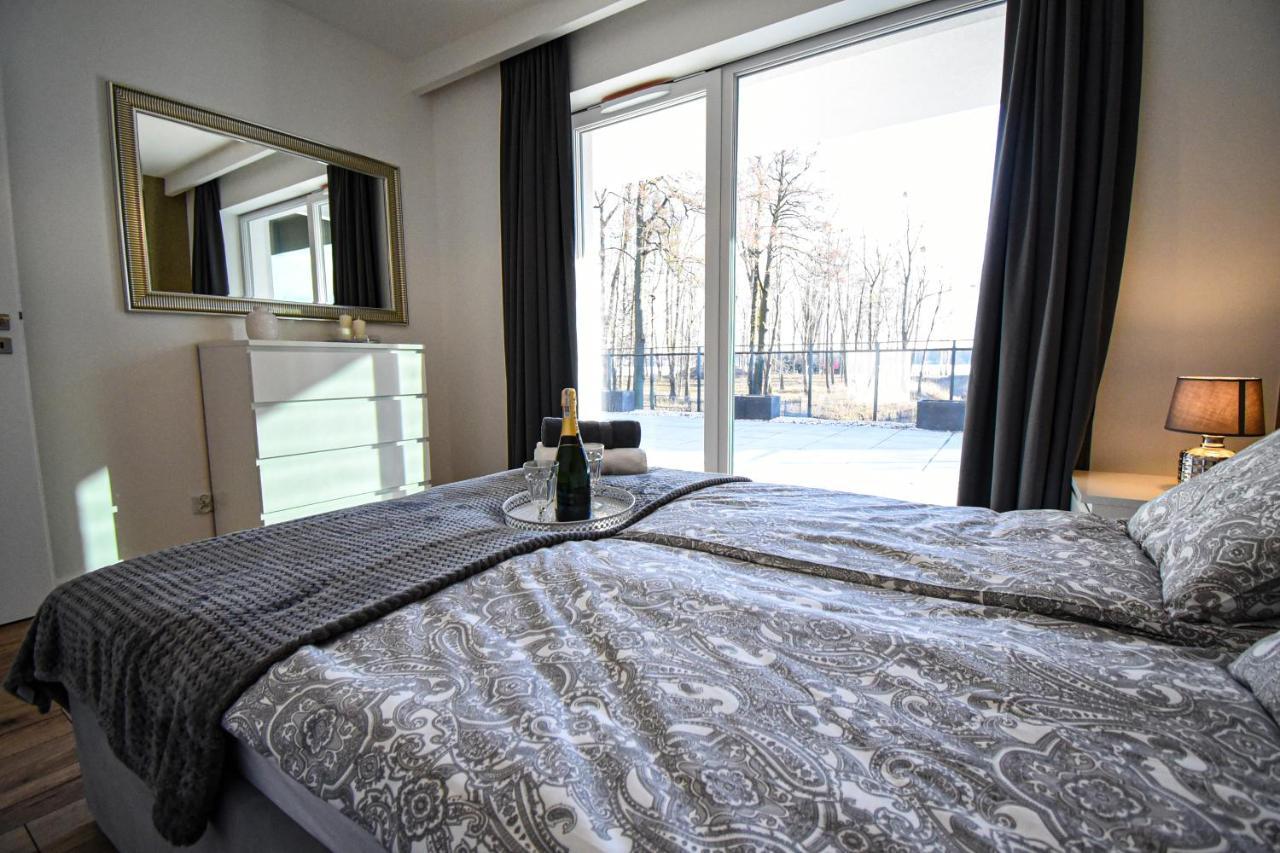 Apartament VILLA PARK przy plaży z widokiem na jezioro, taras 50 m2 Ostróda Zewnętrze zdjęcie