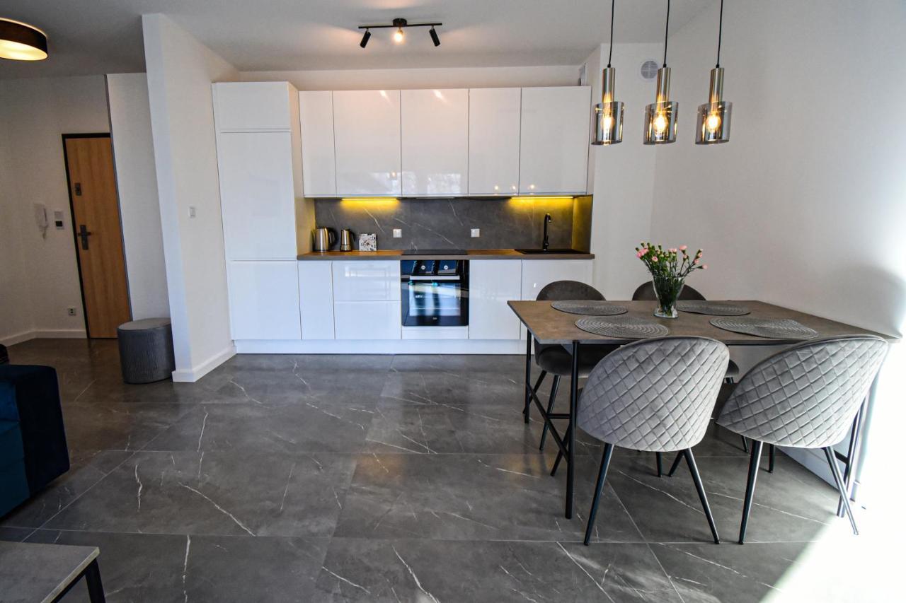 Apartament VILLA PARK przy plaży z widokiem na jezioro, taras 50 m2 Ostróda Zewnętrze zdjęcie